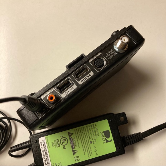 DirecTV Advanced Whole Home Client C51-500 & AC Adapter (EPS10R1-15) & Remote - Picture 5 of 10